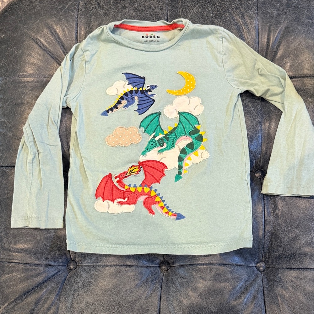 Boden T-Shirt with Dragon and Moon